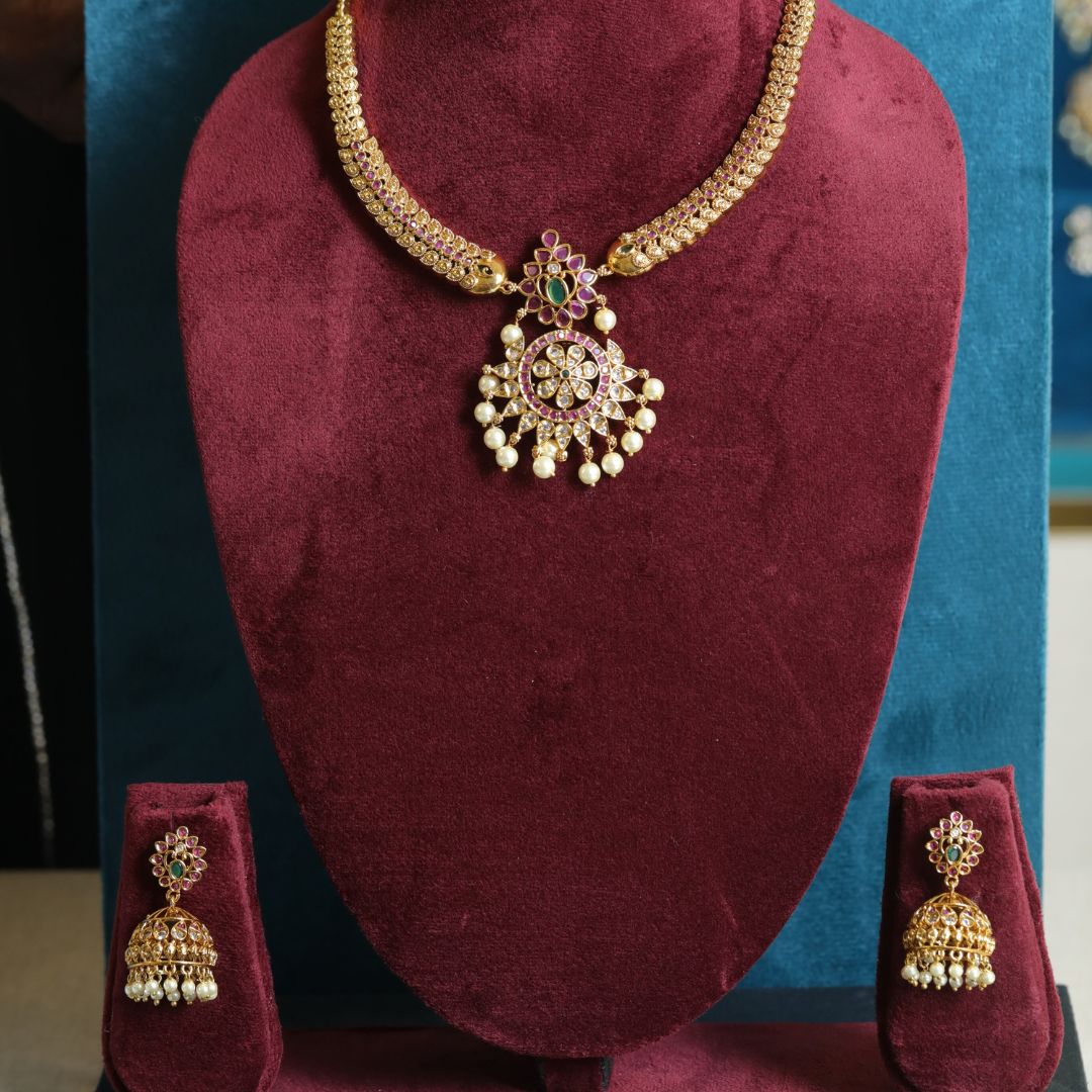 Kantee with Beautifull pendent & jumkas