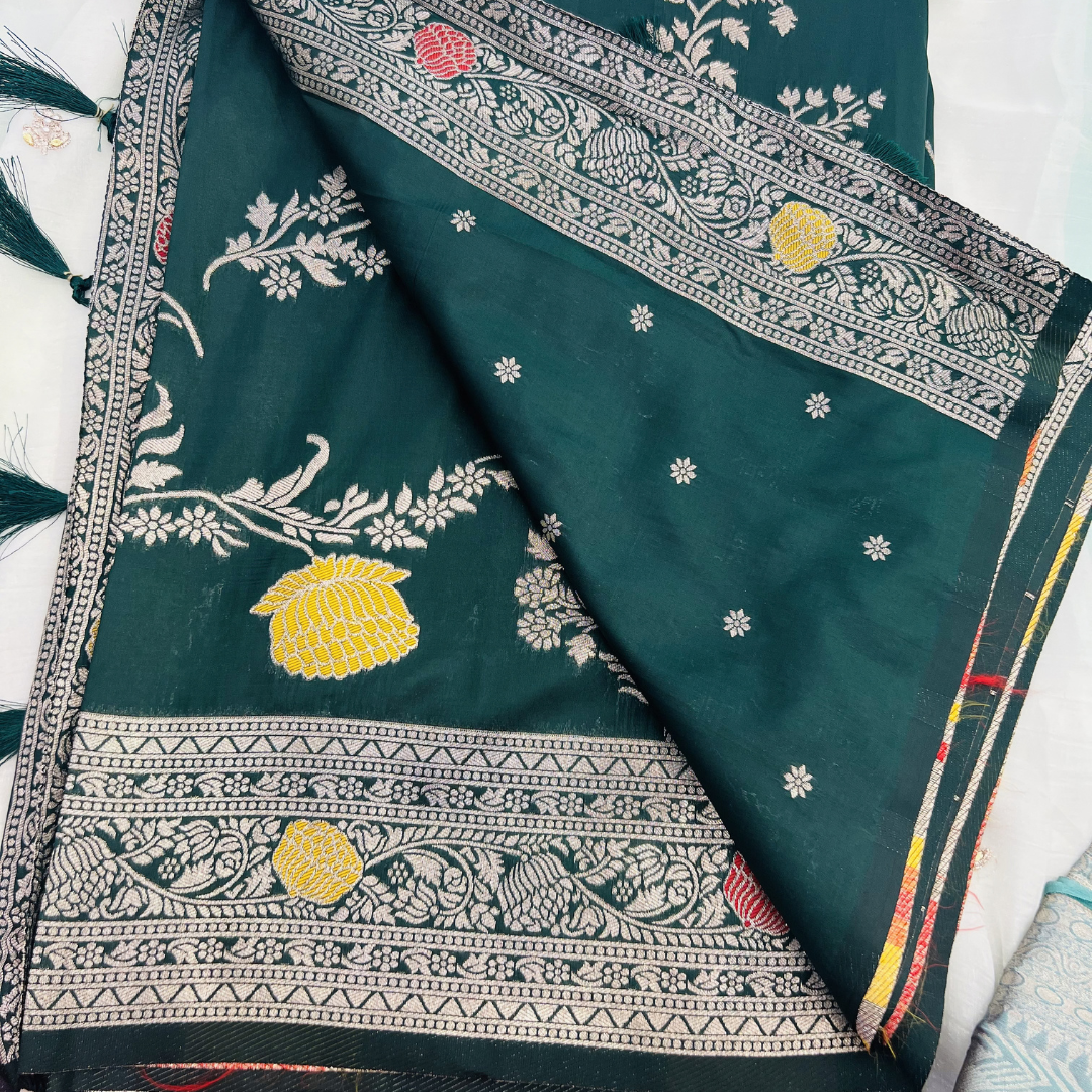 Banarasi soft pattu bottle green