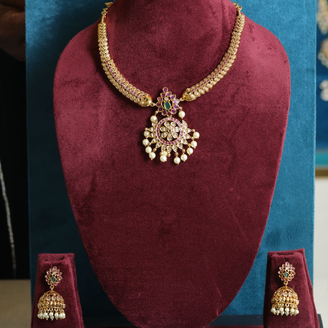 kundan kante with beautifull jumkas