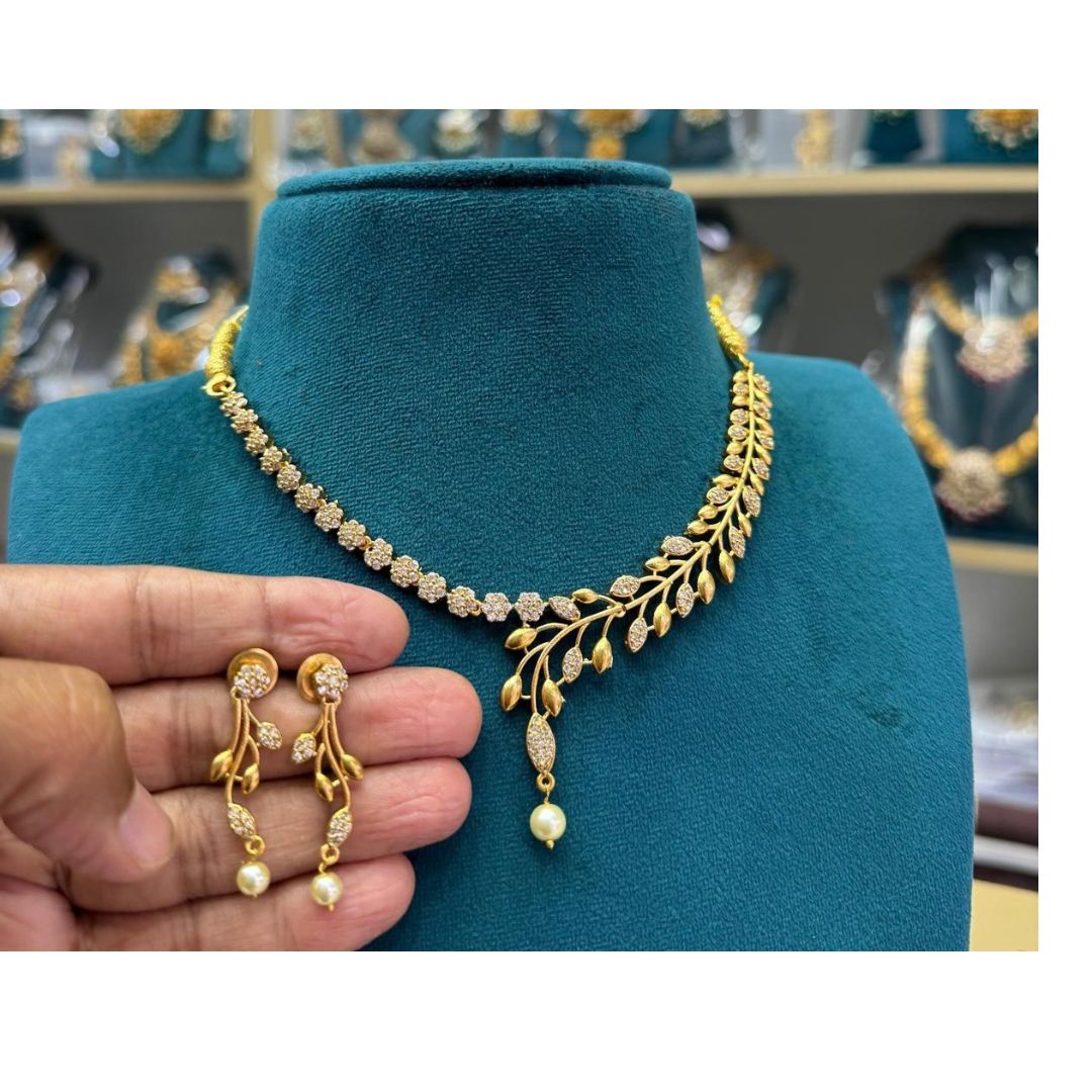 CZ stone leaf pattern simple neck set