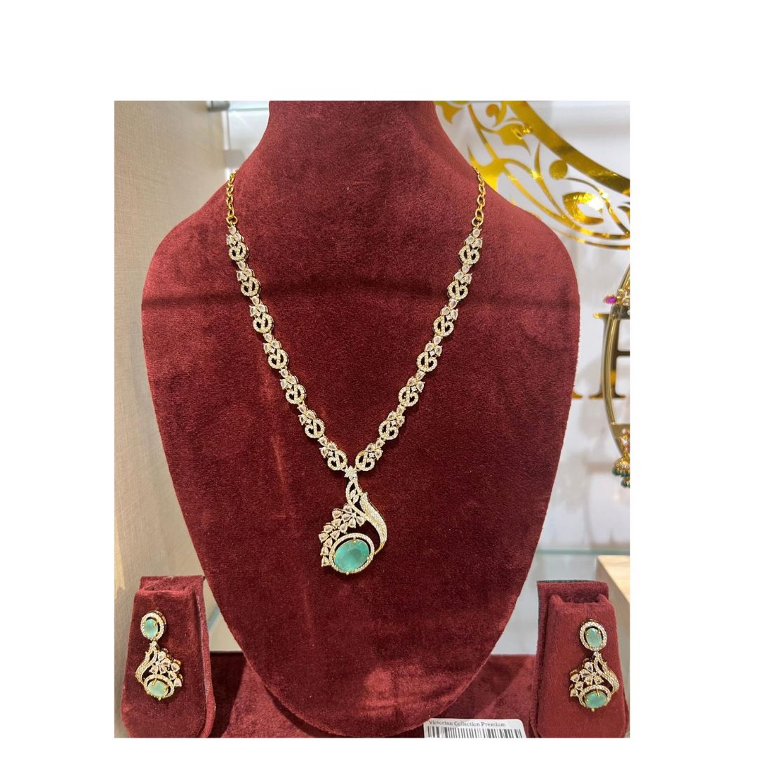 Victorian simple Neckset