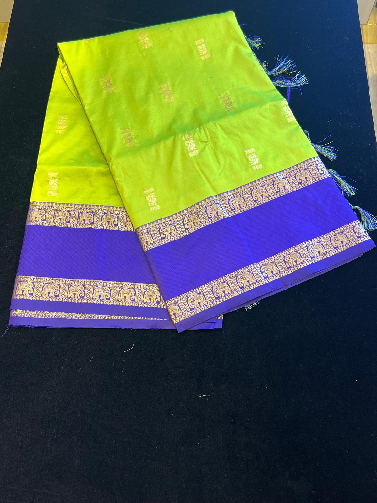 Gadwal soft pattu sraee with gap border